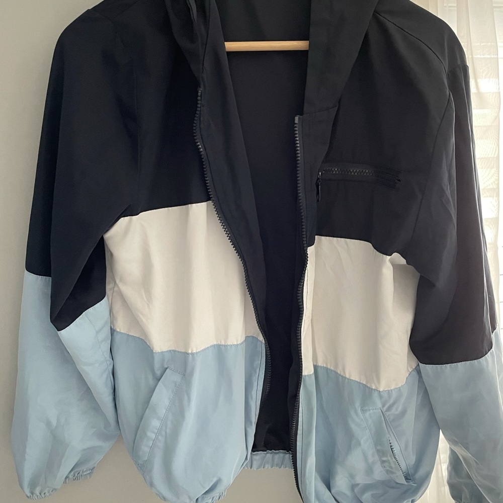 BRANDY MELVILLE WINDBREAKER